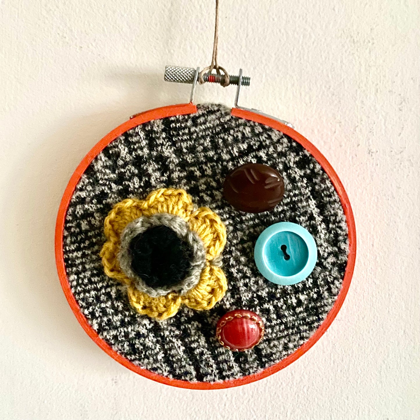 Crafted Plate & Scandinavian Star ornament Set