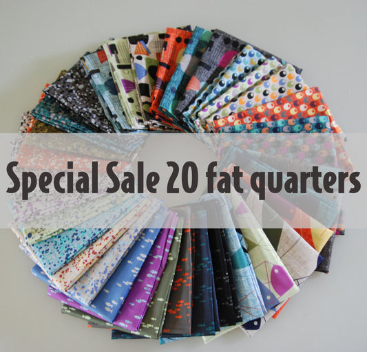 Hoodie Crescent Fat Quarter Fabric Bundle (Assorted 20-Pack)